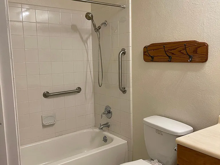 933 Shenandoah Dr — Photo 6