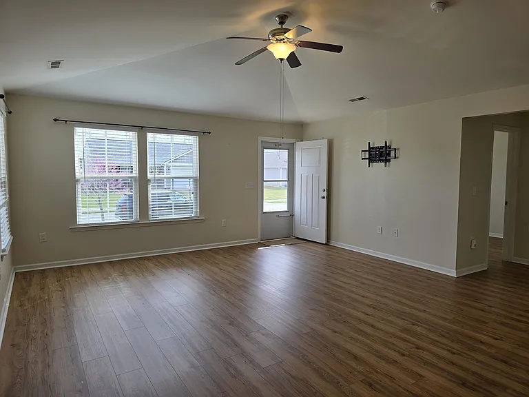 1328 Valor Rd — Photo 14