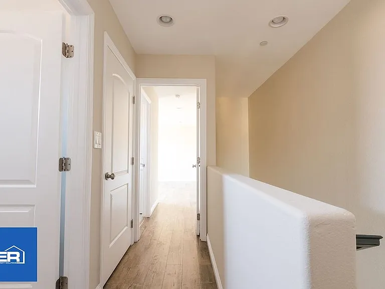 2722 E Cincinnati St — Photo 13