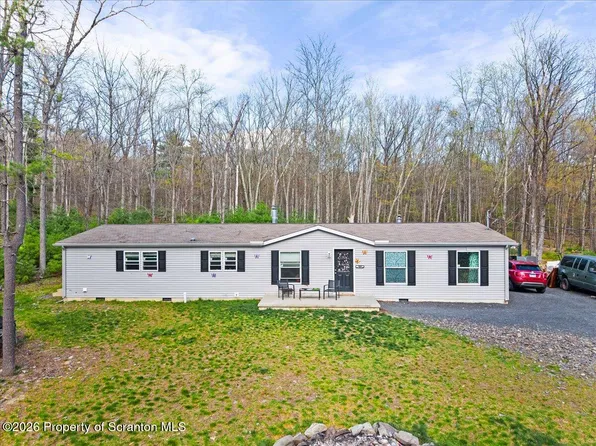 396 Park Rd, Dingmans Ferry, PA 18328
