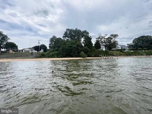 3101 Riverview Dr, Colonial Beach, VA 22443