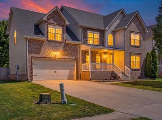 721 Cavalier Dr, Clarksville, TN 37040