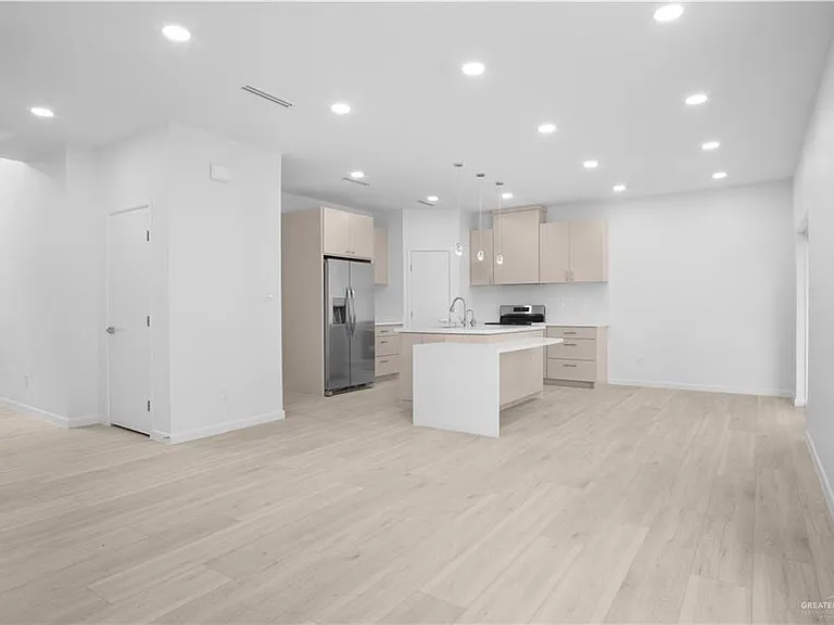 2714 Melody St — Photo 5