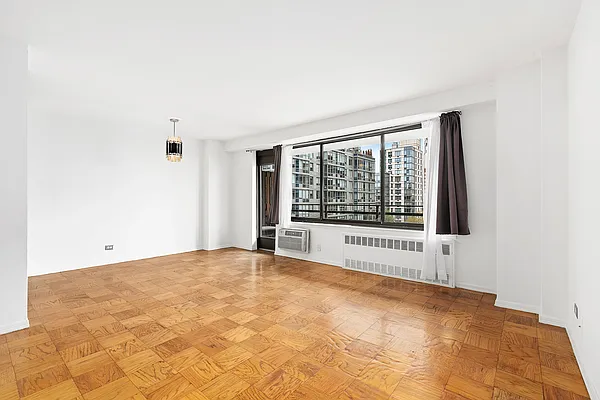 Sold by Compass | media 18