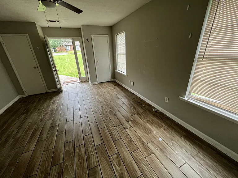 552 Timber Ridge Ct — Photo 10