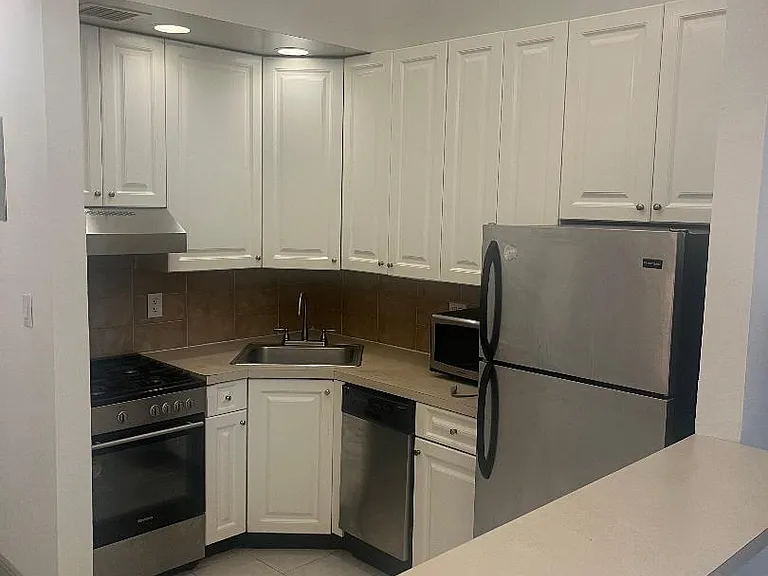 317 W 105th St #2B — Photo 3
