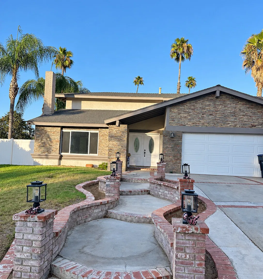 5 bed, 2320 sqft, $3,950 — Photo 1