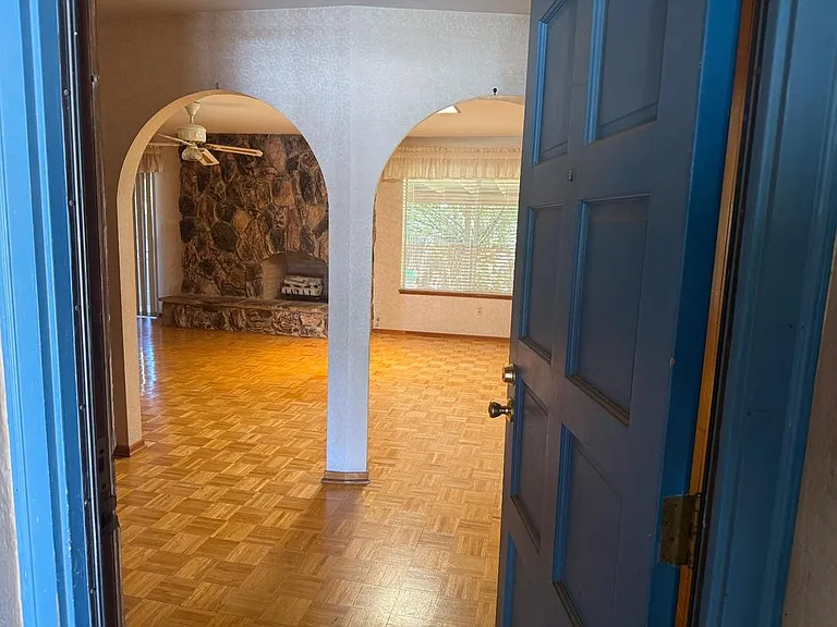 1731 Miramonte Ct — Photo 2