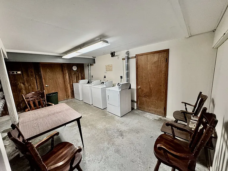 21 Dwight St — Photo 3