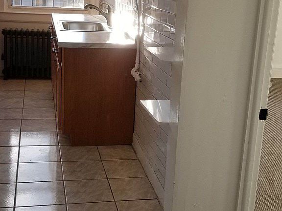 4th image of 8830 144th St Unit 2