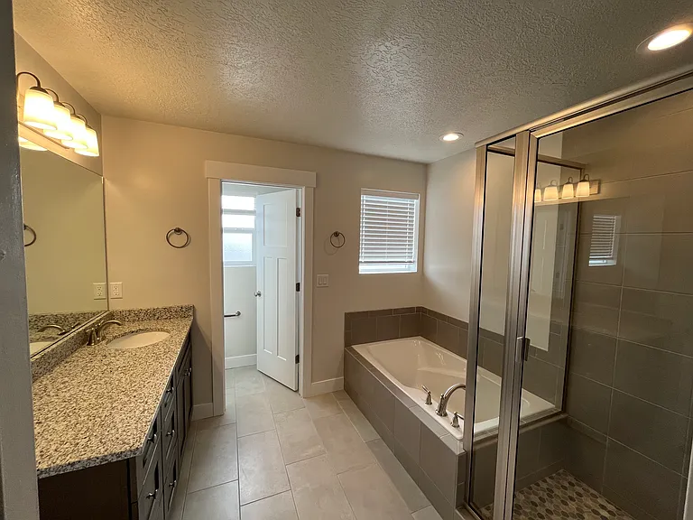 294 N 100 W — Photo 4