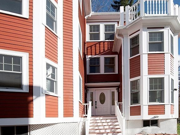 3rd image of 22 Hobart Ave