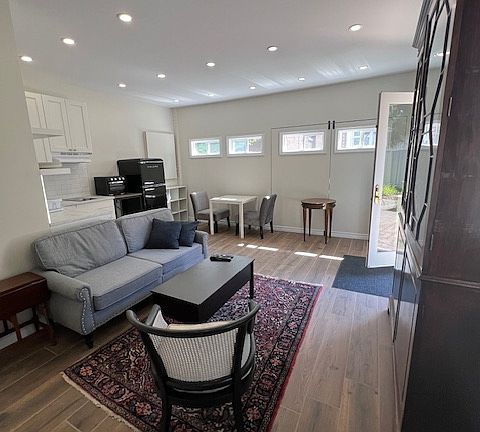 3rd image of 120 Crescent Rd #C