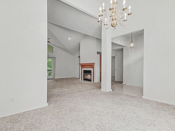 5th image of 1006 Silvercrest Place
