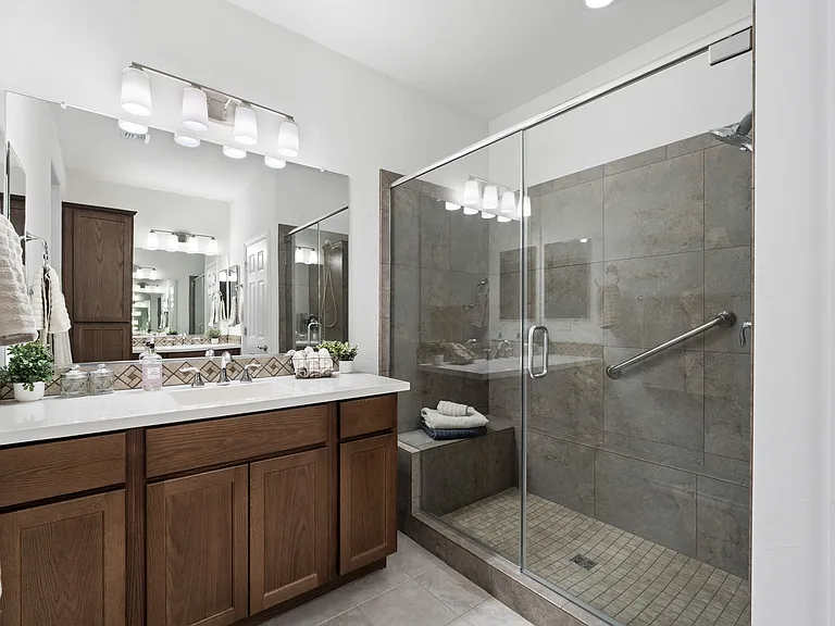678 E Cobblestone Dr — Photo 4