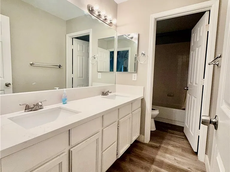 3121 Siena Cir — Photo 32