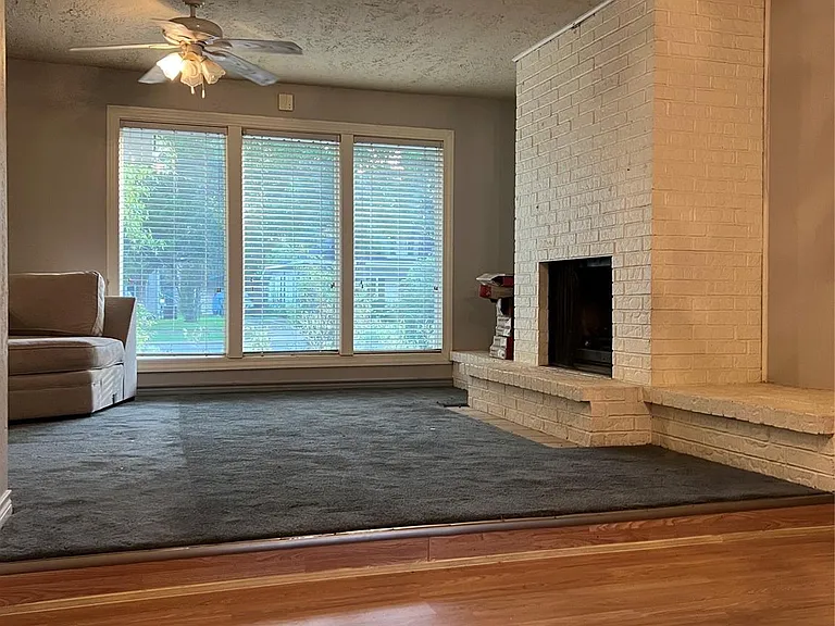 411 E Alabama St — Photo 12