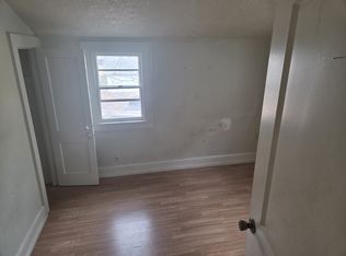 424 W 11th St APT D, Anderson, IN 46016