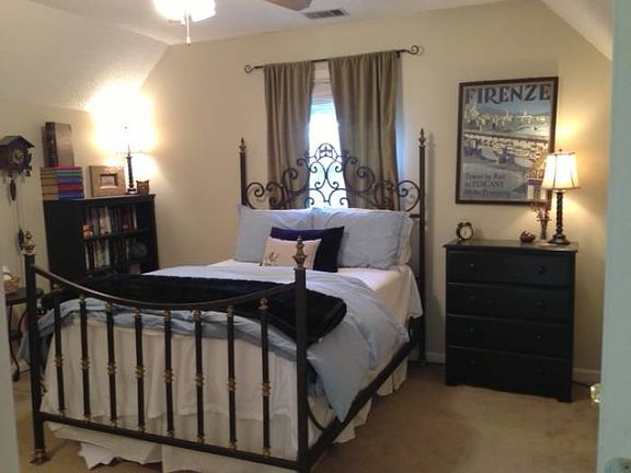 Upstairs Bedroom 1