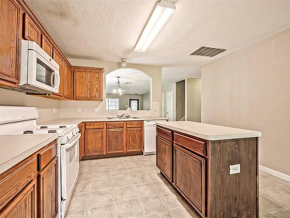 4th image of 11627 Standing Pine Ln
