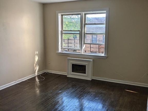 3rd image of 9132 195th St APT 4M