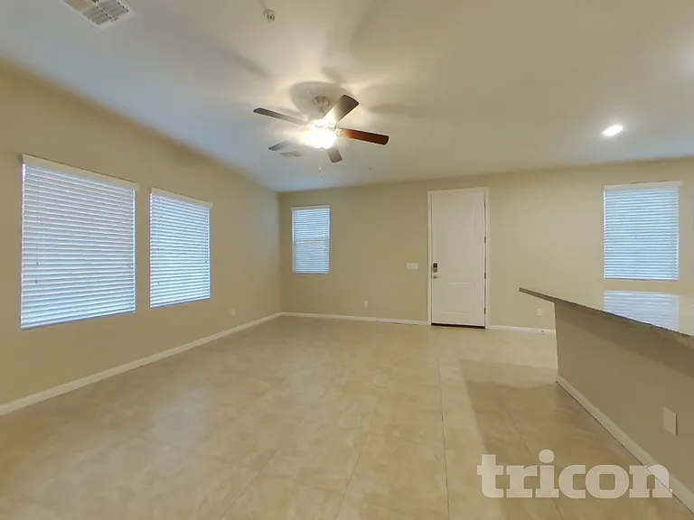 12554 W Hummingbird Ter — Photo 2