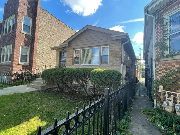 4425 W Iowa St, Chicago, IL 60651