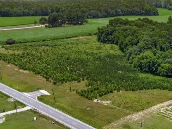 8 Kings Ct, Montross, VA 22520