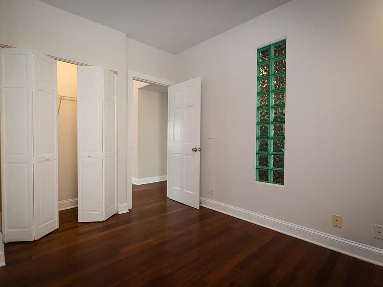 6922-24 N. Greenview Ave. — Photo 10