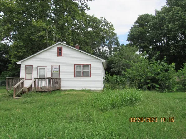 8891 Botanical Ave, Caseyville, IL 62232