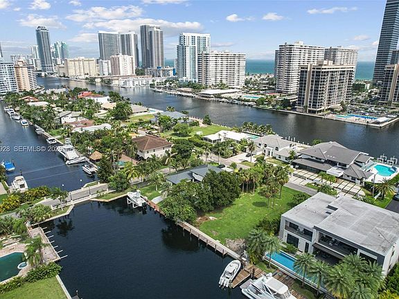 5th image of 606 Palm Dr