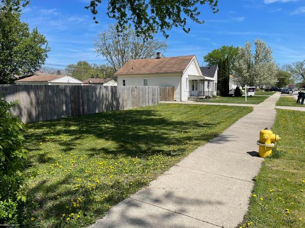 20525 Colman St, Clinton Township, MI 48035