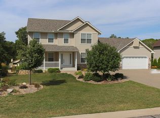 8011 Southridge Trl, Rockford, MN 55373