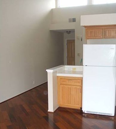Vaulted Ceilings/skylight