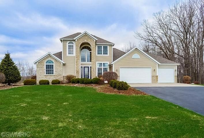 1st image of 2525 Recluse Dr