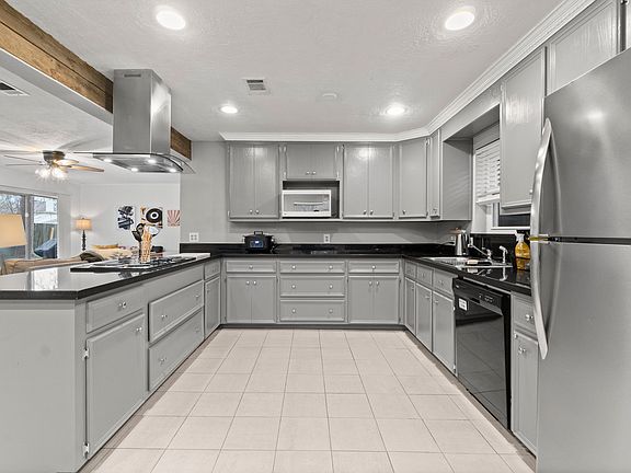 3rd image of 25818 Leafywood Dr