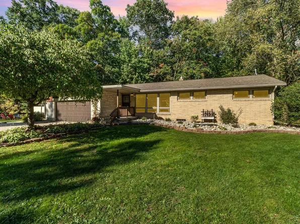 2506 N Haven Ct, Sanford, MI 48657