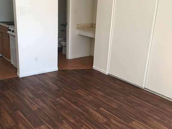 5th image of 2605 Sherwood St APT G