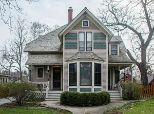 21 N Porter St, Elgin, IL 60120