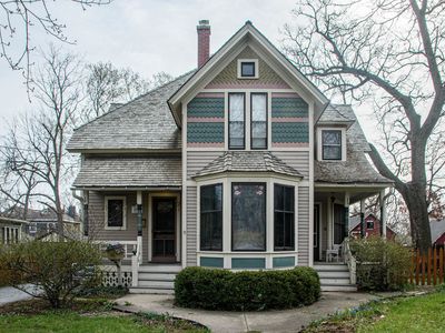 21 N Porter St, Elgin, IL, 60120