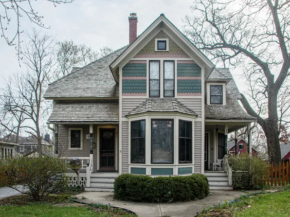 21 N Porter St, Elgin, IL 60120