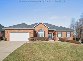 3733 Cambridge Dr, Hurricane, WV 25526