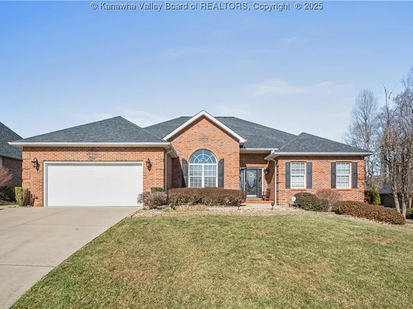 3733 Cambridge Dr, Hurricane, WV 25526