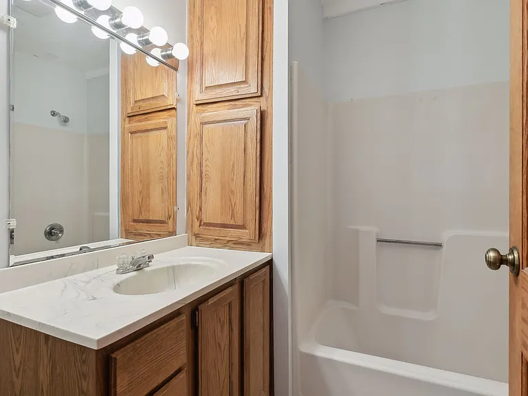 2745 Webster Ave S — Photo 11