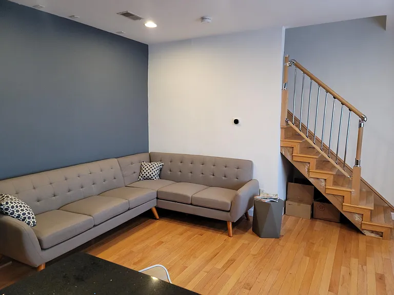 Pickford Pl NE — Photo 6