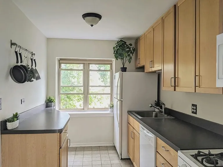 203 Custer Ave #2 — Photo 7