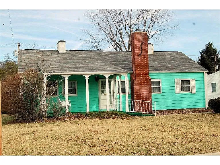 66 Decker Ave photo 1