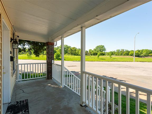 3rd image of 4669 Allemania St