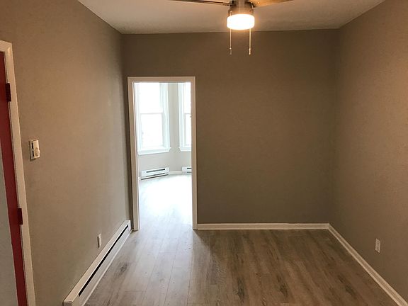 5th image of 1226 W Westmoreland St #2