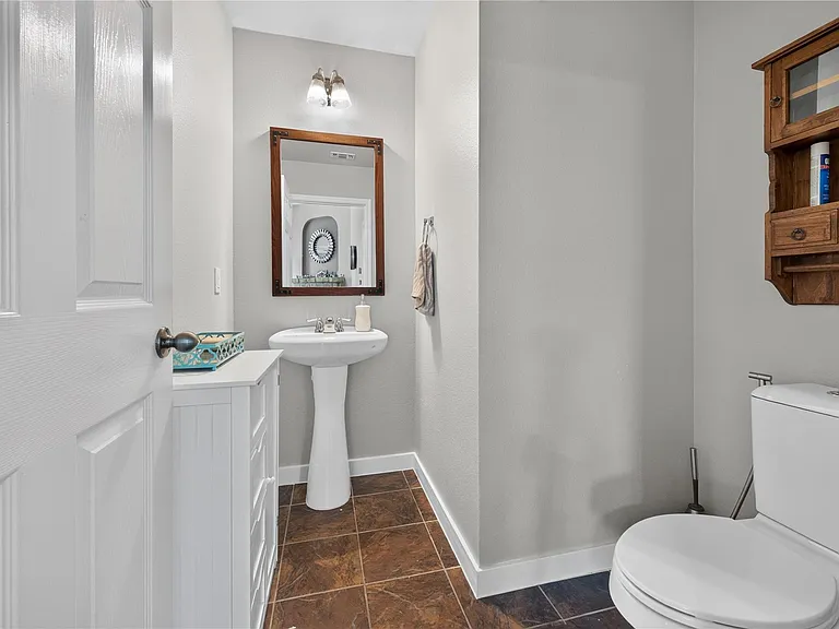112 Latitude Ln — Photo 10